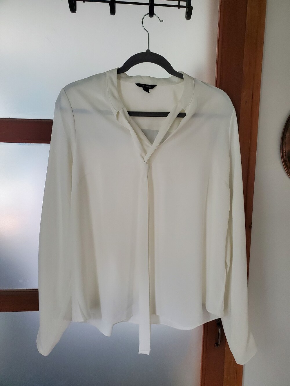 RW&Co Classic Cream Tie-Neck Women's Blouse, M